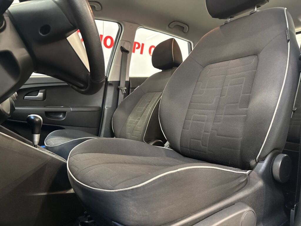 Kia Venga 2012 Musta