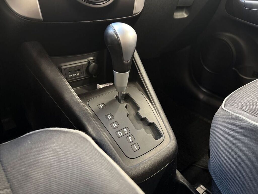 Kia Venga 2012 Musta