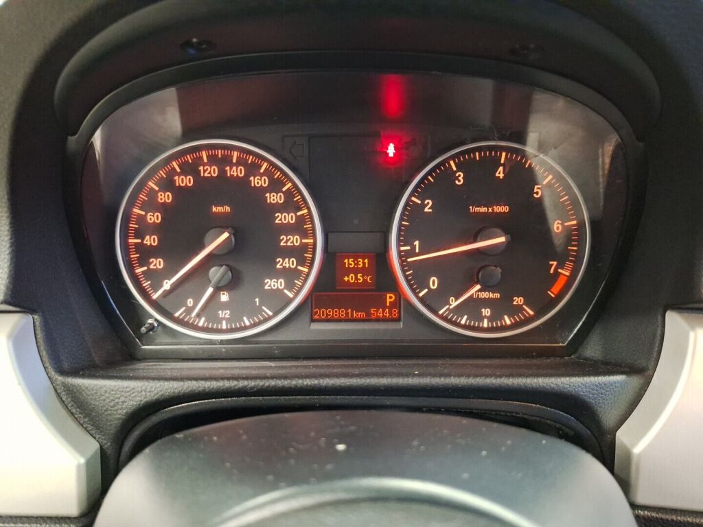 BMW 320 2011 Valkoinen