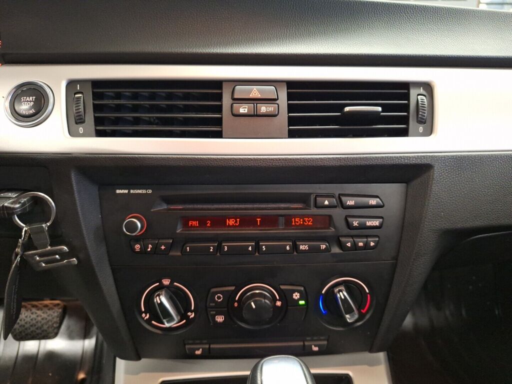 BMW 320 2011 Valkoinen