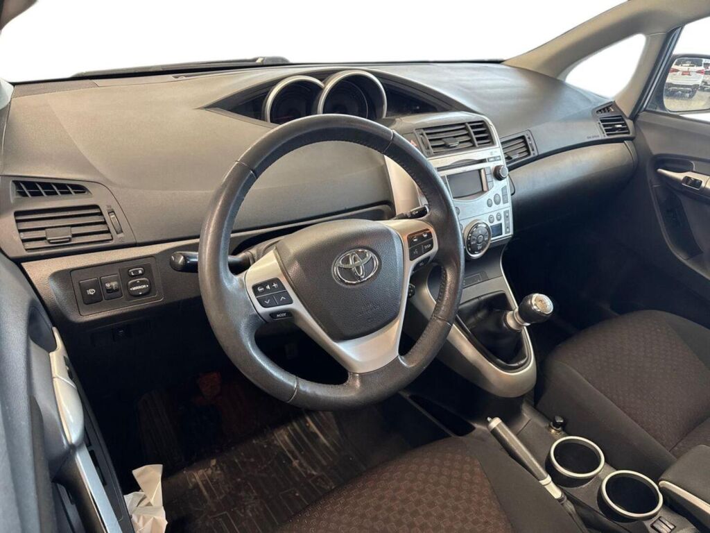 Toyota Verso 2011 Sininen