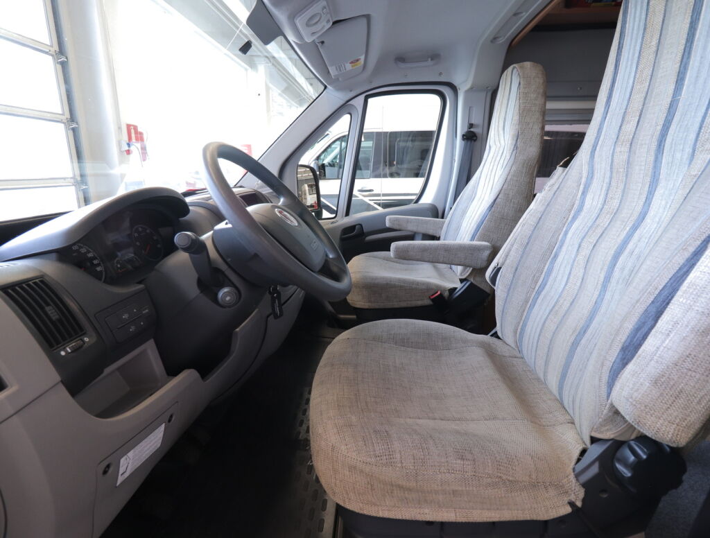 LMC LIBERTY TOURER 59 2011 Harmaa