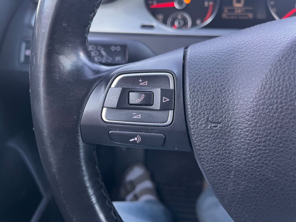 Volkswagen Passat 2010 Harmaa
