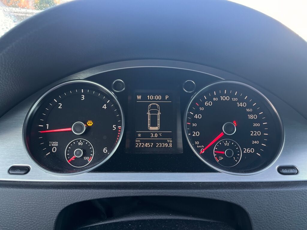 Volkswagen Passat 2010 Harmaa