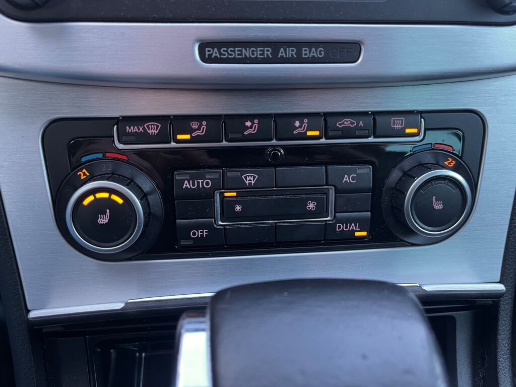 Volkswagen Passat 2010 Harmaa