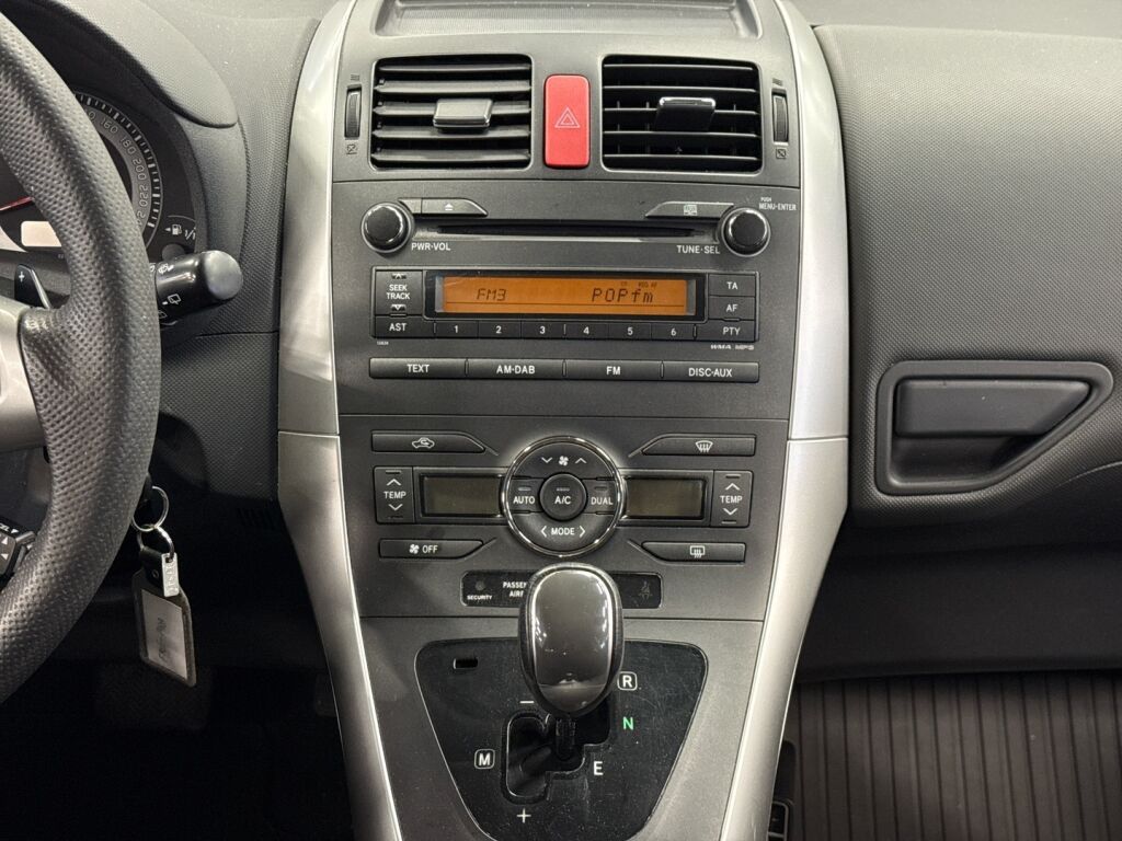 Toyota Auris 2011 Sininen