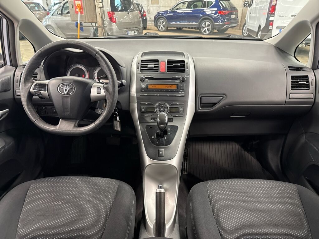 Toyota Auris 2011 Sininen