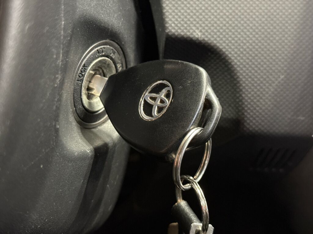 Toyota Auris 2011 Sininen