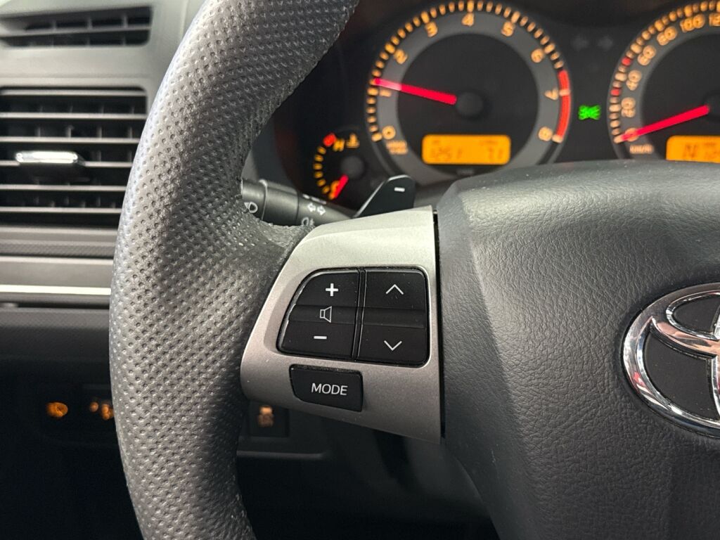 Toyota Auris 2011 Sininen