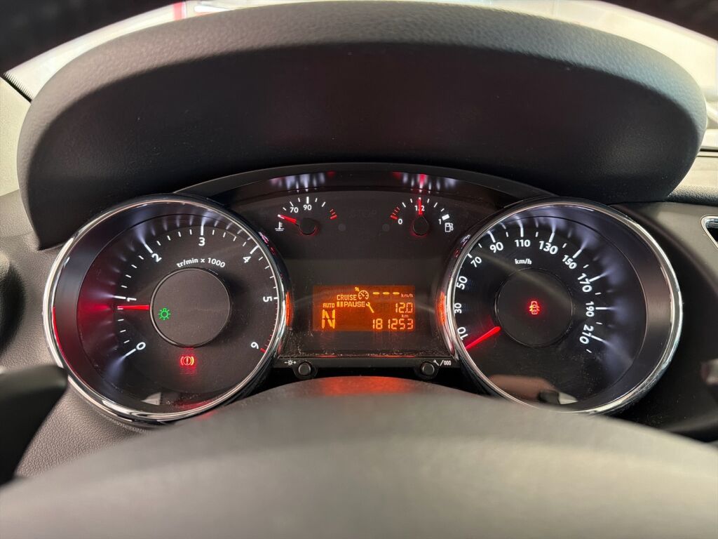Peugeot 3008 2011 Harmaa