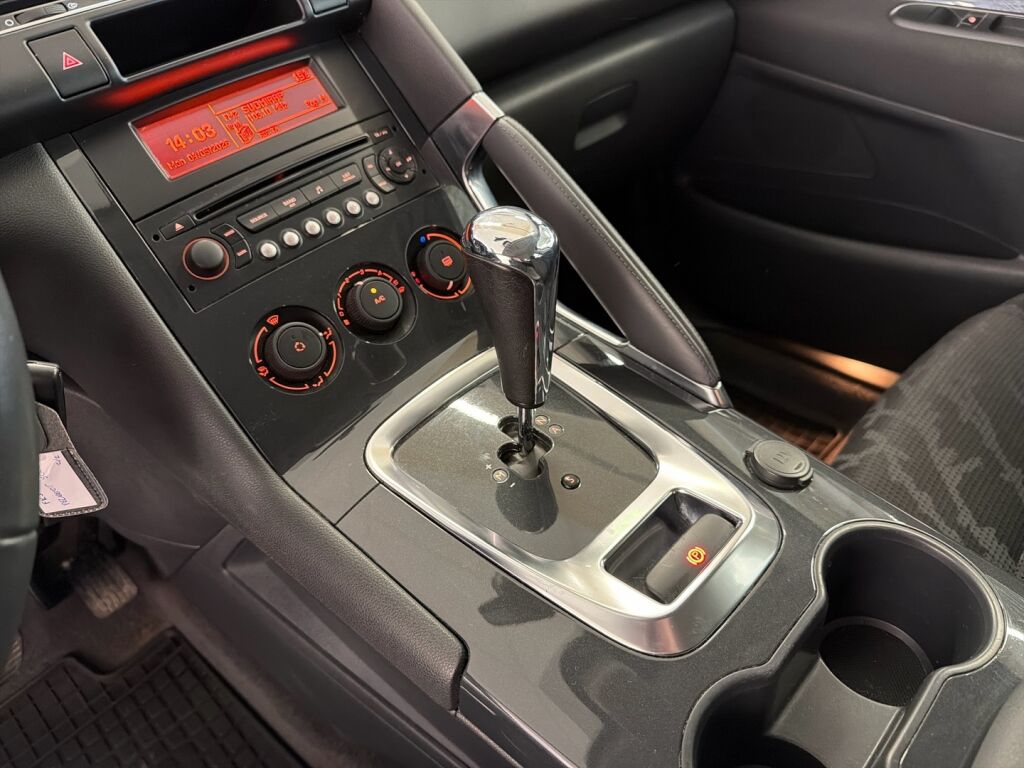 Peugeot 3008 2011 Harmaa