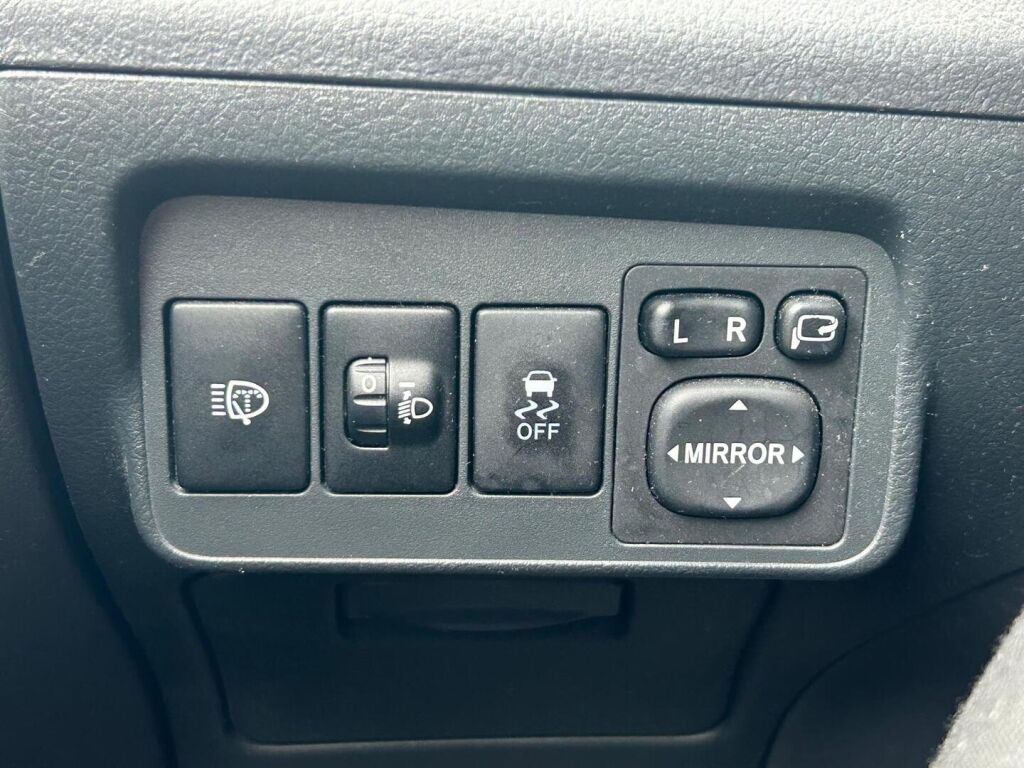 Toyota Corolla 2011 Hopea