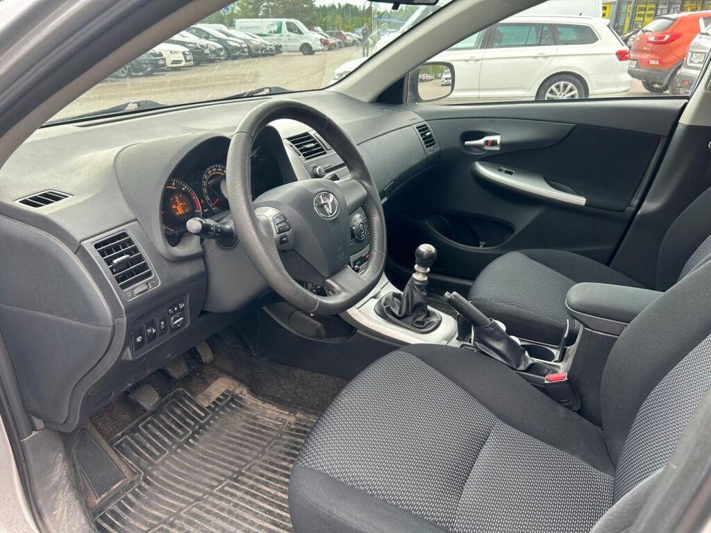 Toyota Corolla 2011 Hopea