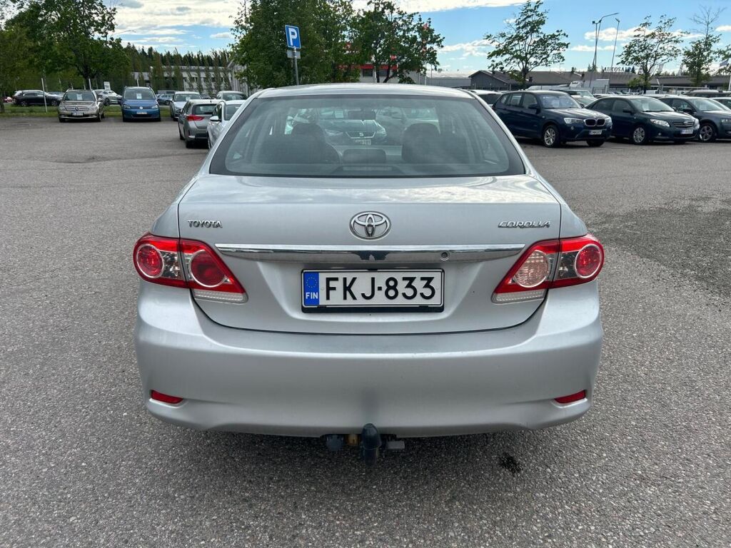 Toyota Corolla 2011 Hopea