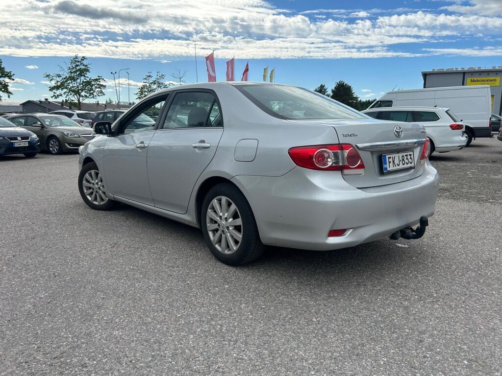 Toyota Corolla 2011 Hopea