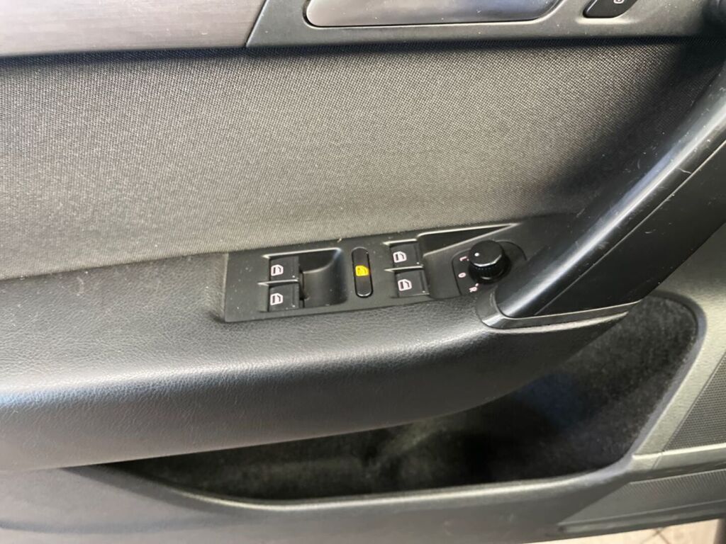 Volkswagen Passat 2012 Ruskea (beige)