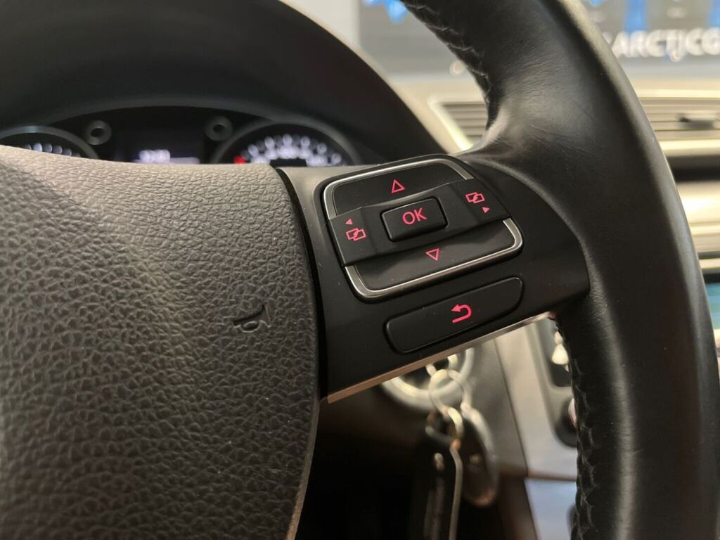 Volkswagen Passat 2012 Ruskea (beige)