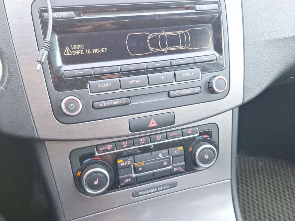 Volkswagen Passat 2012 Ruskea (beige)