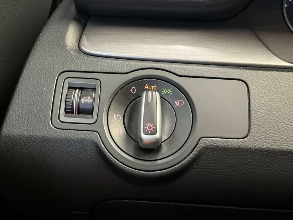 Volkswagen Passat 2012 Ruskea (beige)