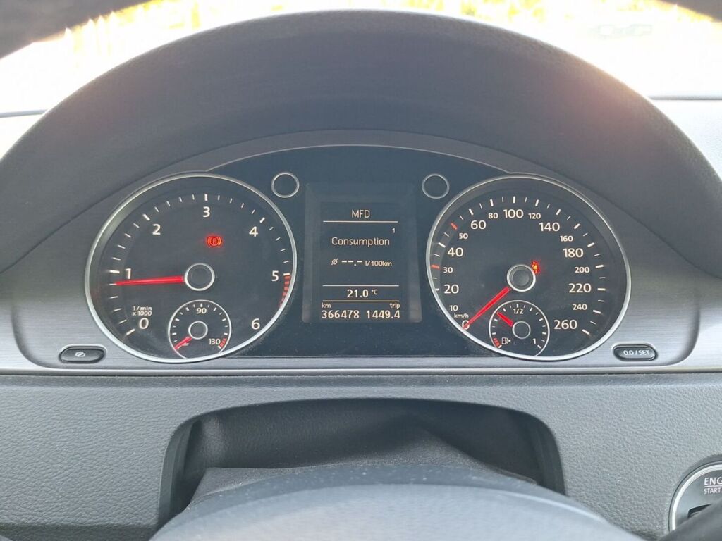 Volkswagen Passat 2012 Ruskea (beige)