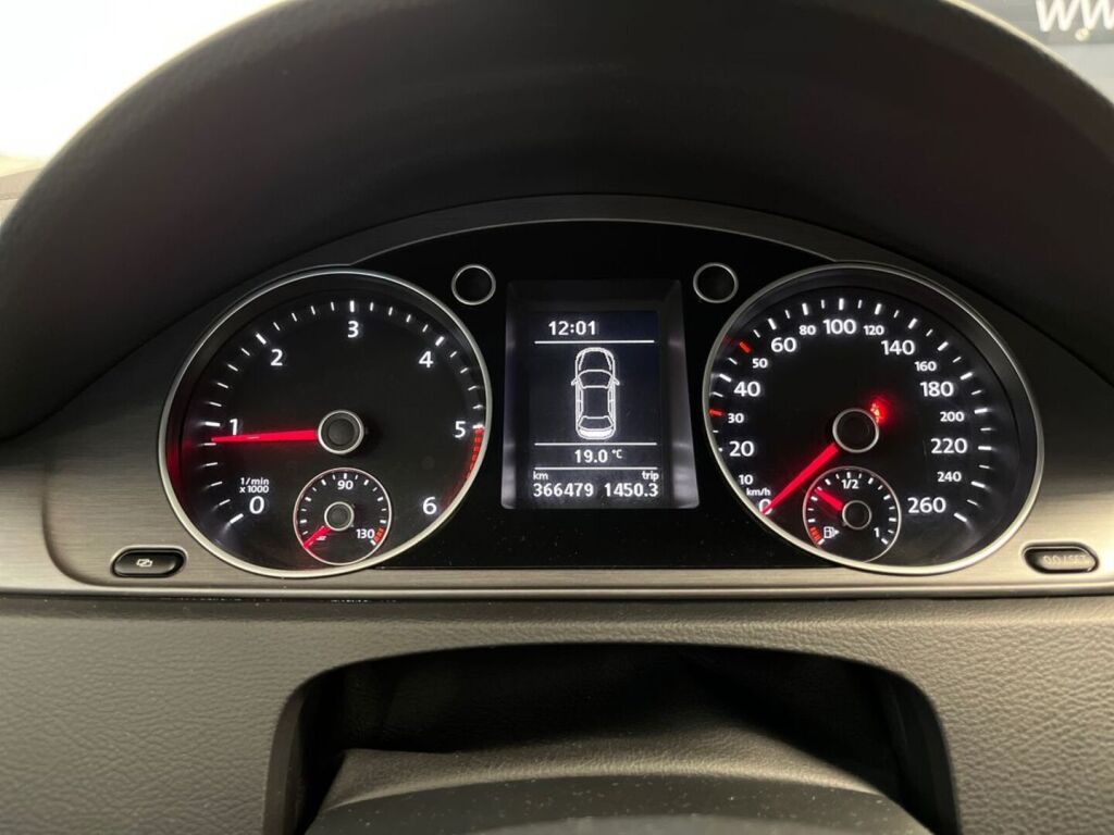 Volkswagen Passat 2012 Ruskea (beige)