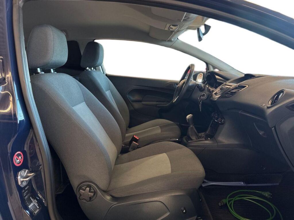 Ford Fiesta Van 2011 Sininen