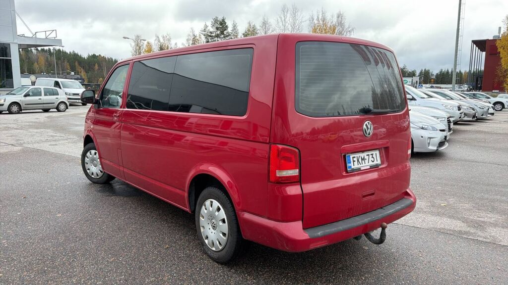 Volkswagen Caravelle 2011 Punainen