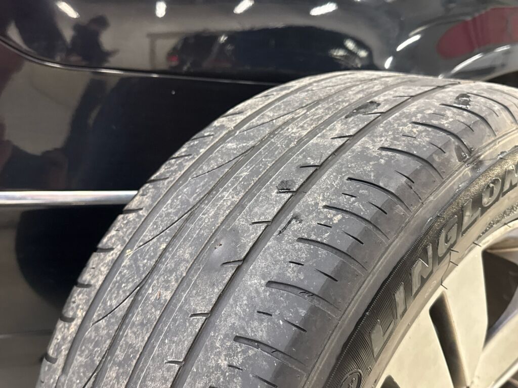 Mercedes-Benz E 2011 Musta