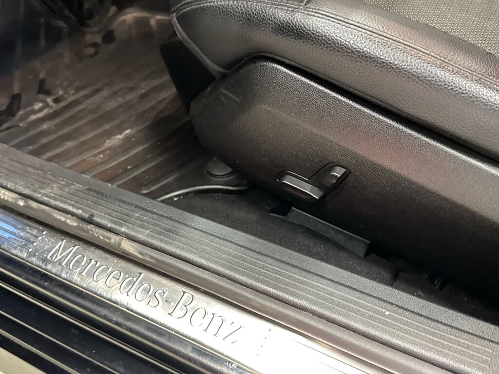 Mercedes-Benz E 2011 Musta