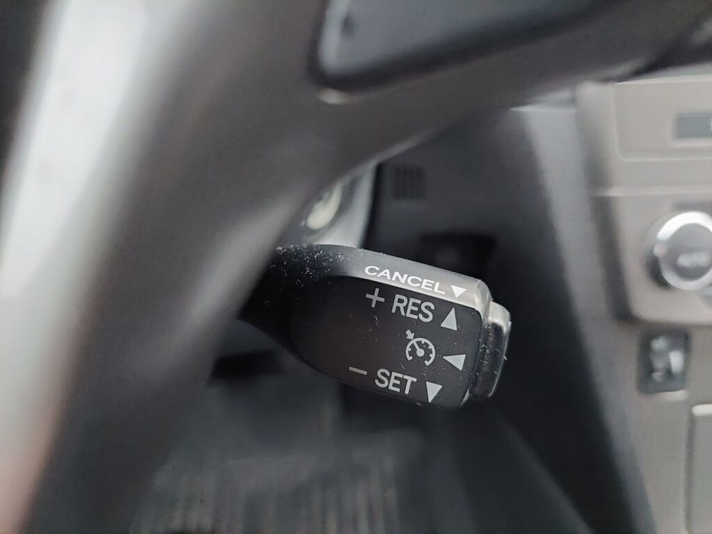 Toyota Avensis 2011 Vihreä