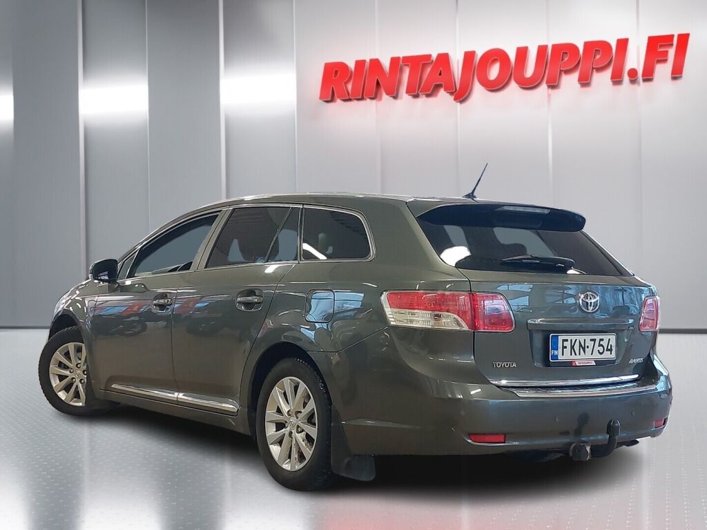 Toyota Avensis 2011 Vihreä