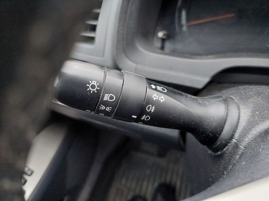 Toyota Avensis 2011 Vihreä