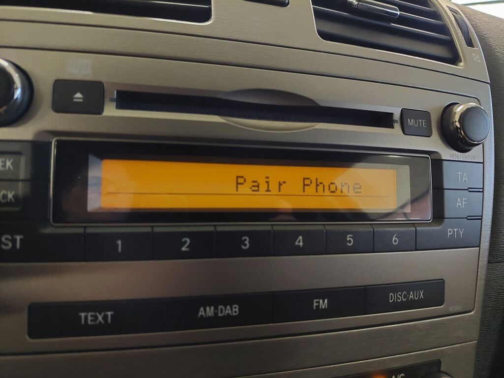 Toyota Avensis 2011 Vihreä