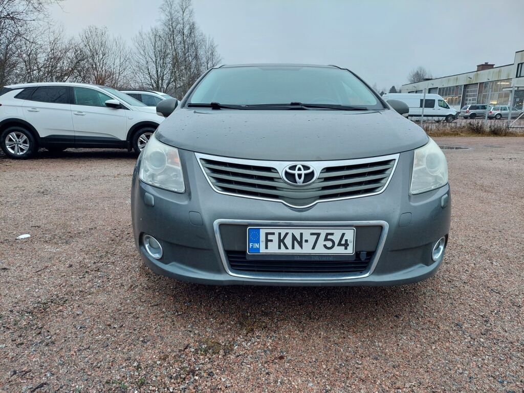 Toyota Avensis 2011 Vihreä