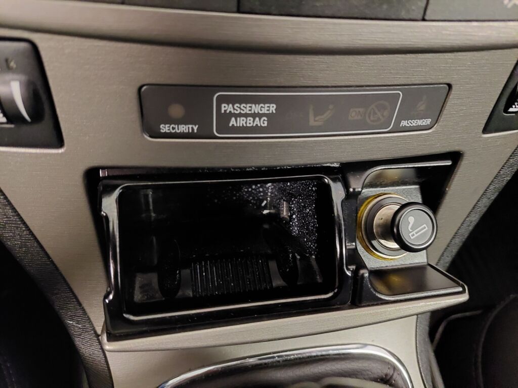 Toyota Avensis 2011 Vihreä