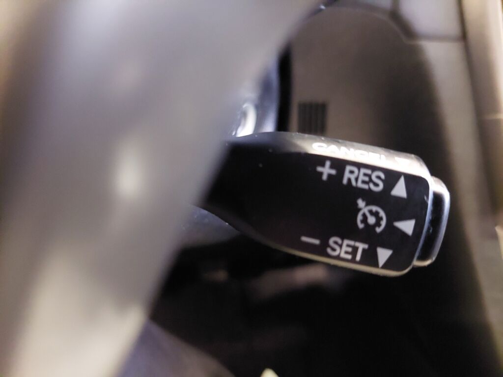 Toyota Avensis 2011 Vihreä