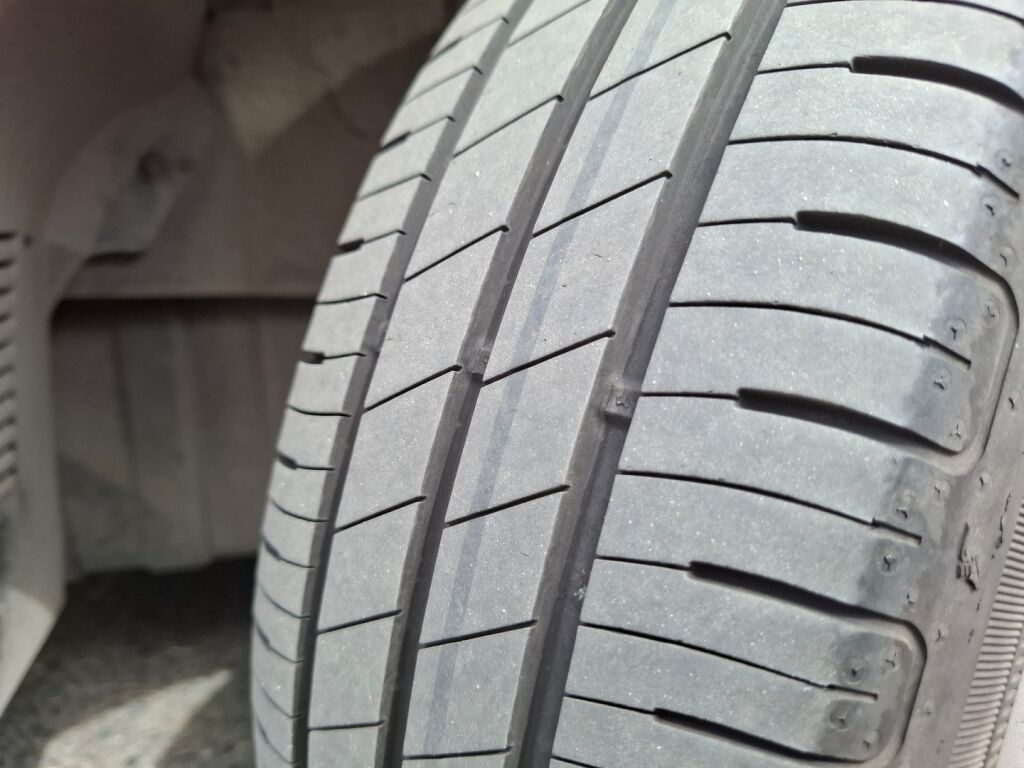 Hyundai i20 2011 Punainen