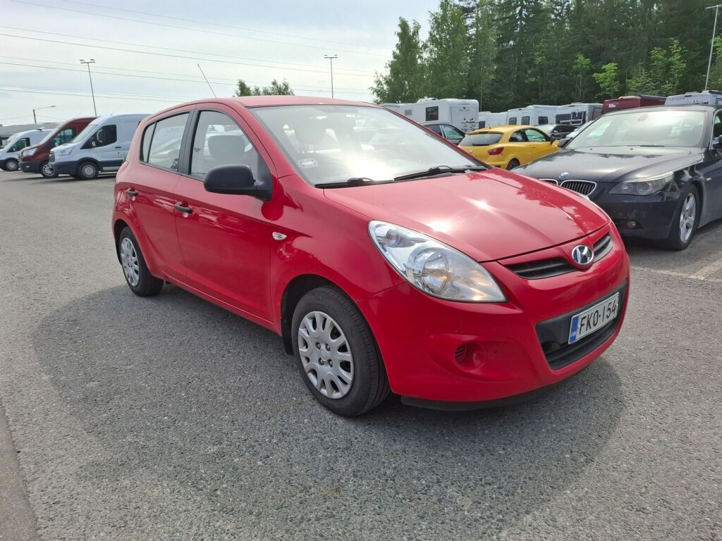 Hyundai i20 2011 Punainen