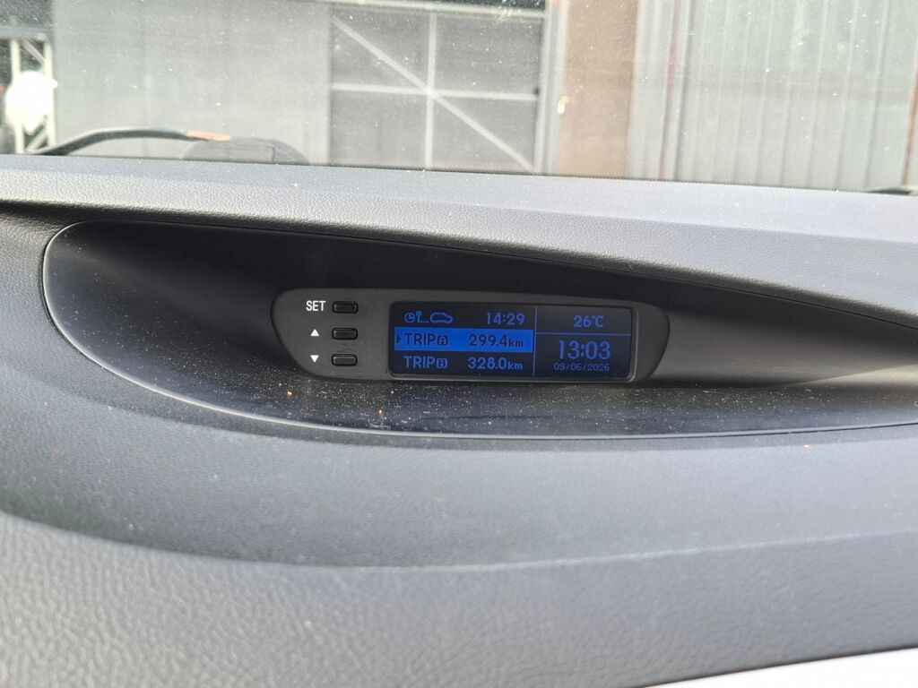 Hyundai i20 2011 Punainen