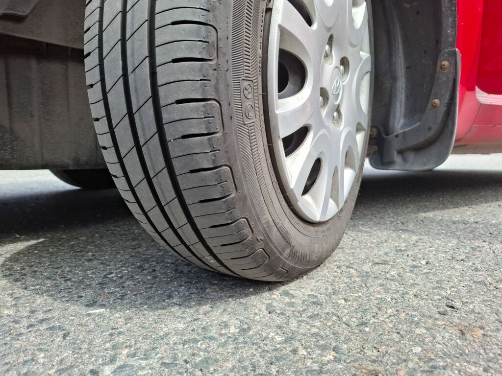 Hyundai i20 2011 Punainen