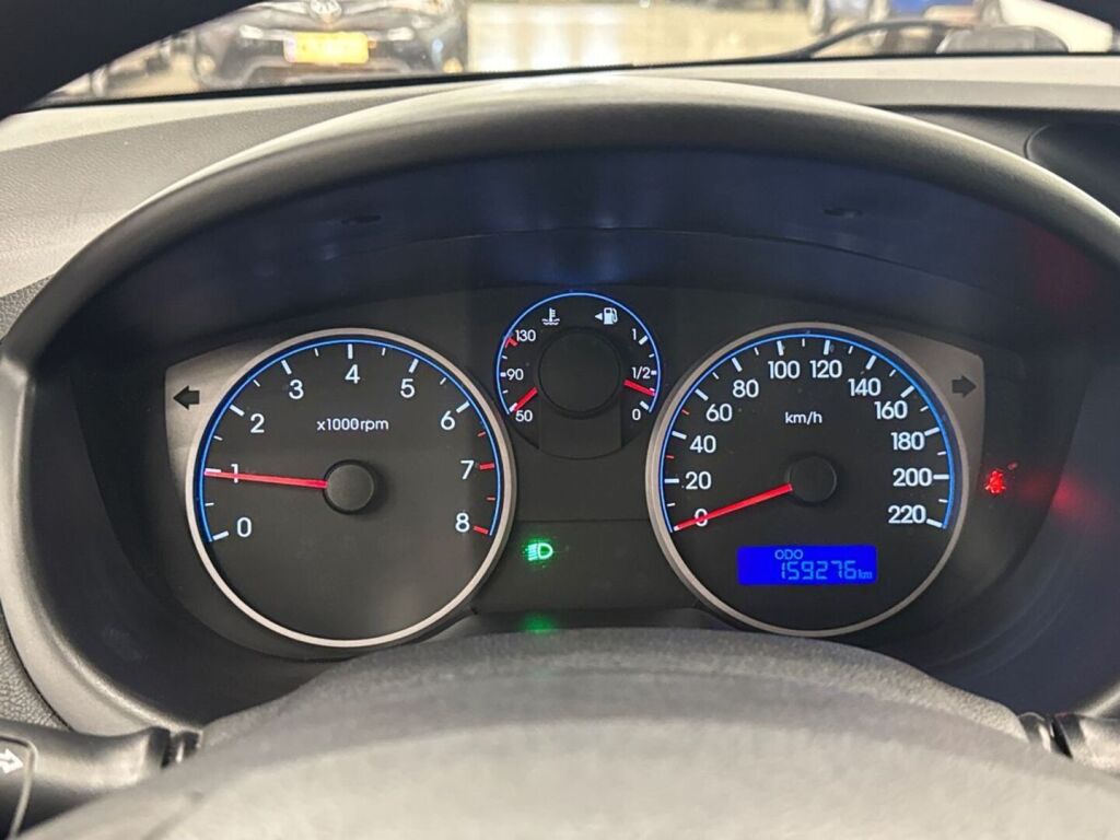 Hyundai i20 2011 Punainen