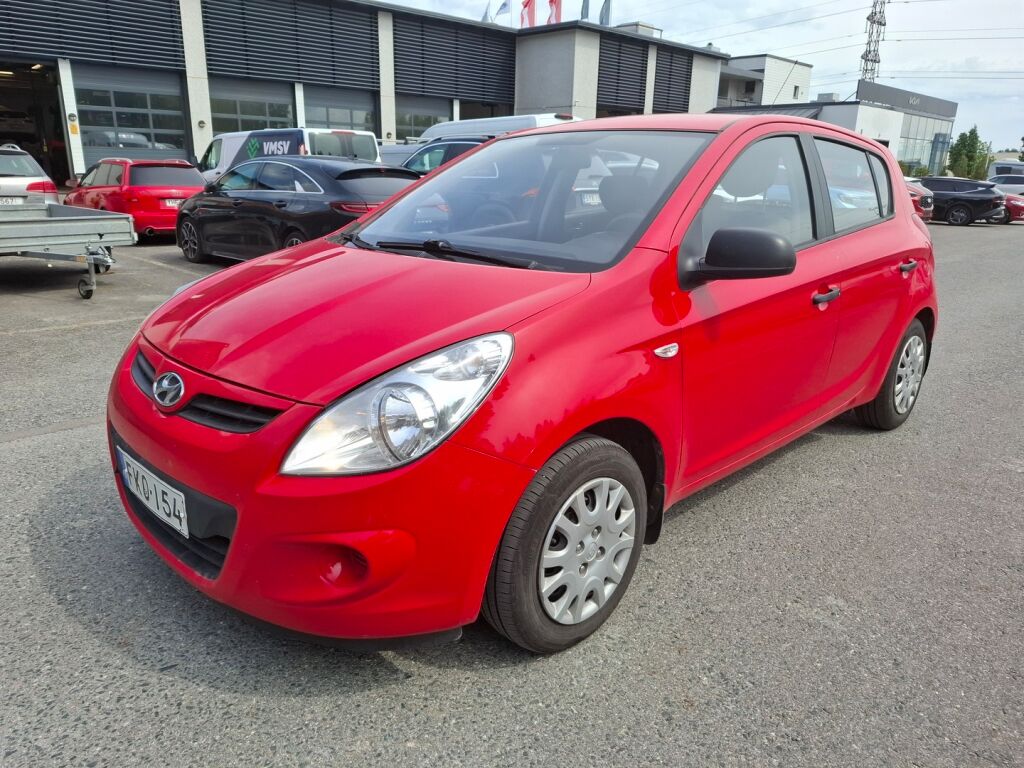 Hyundai i20 2011 Punainen