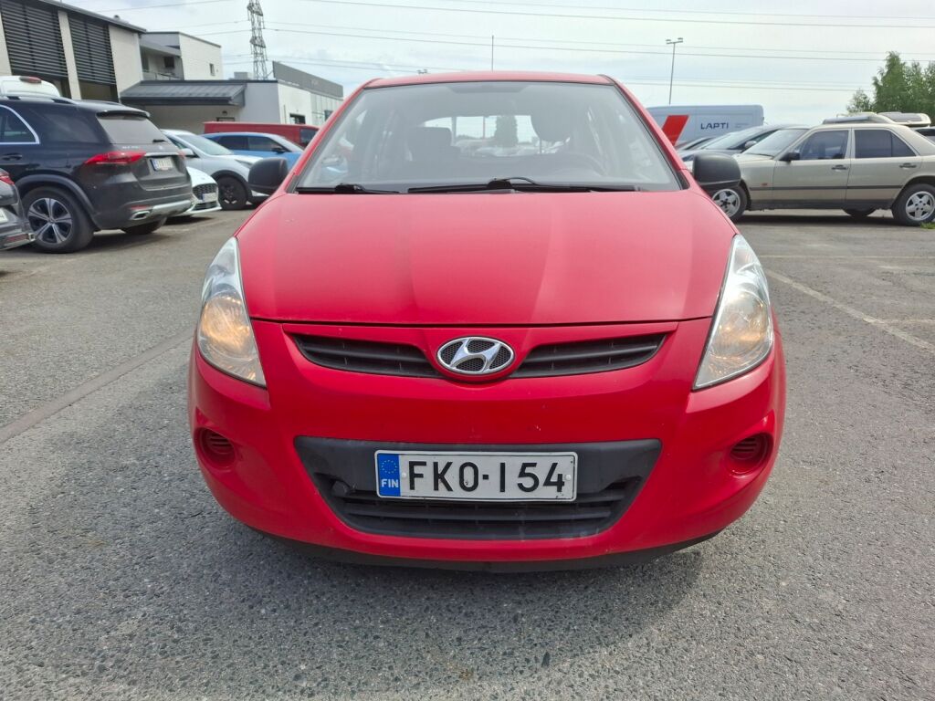 Hyundai i20 2011 Punainen