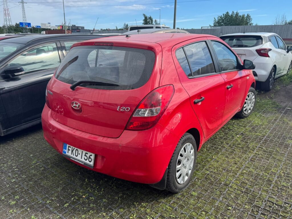 Hyundai i20 2011 Punainen