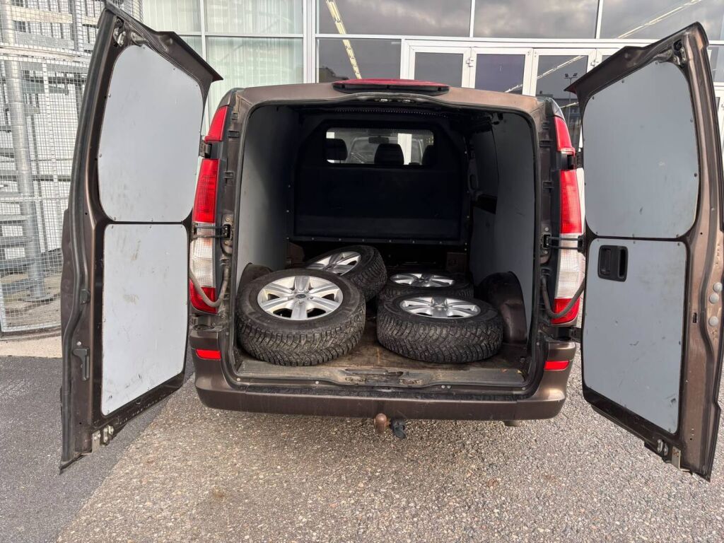 Mercedes-Benz Vito 2012 Ruskea (beige)