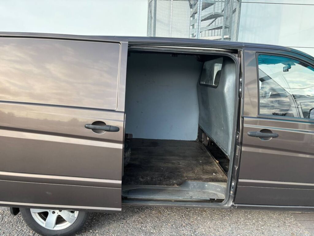 Mercedes-Benz Vito 2012 Ruskea (beige)