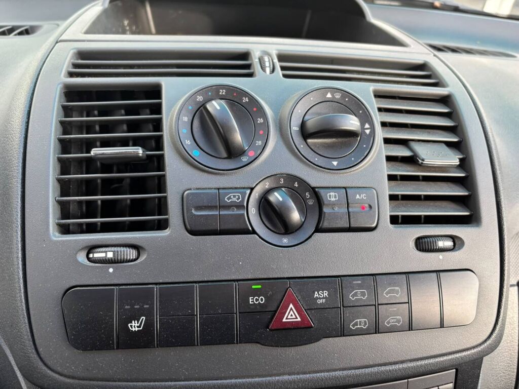 Mercedes-Benz Vito 2012 Ruskea (beige)