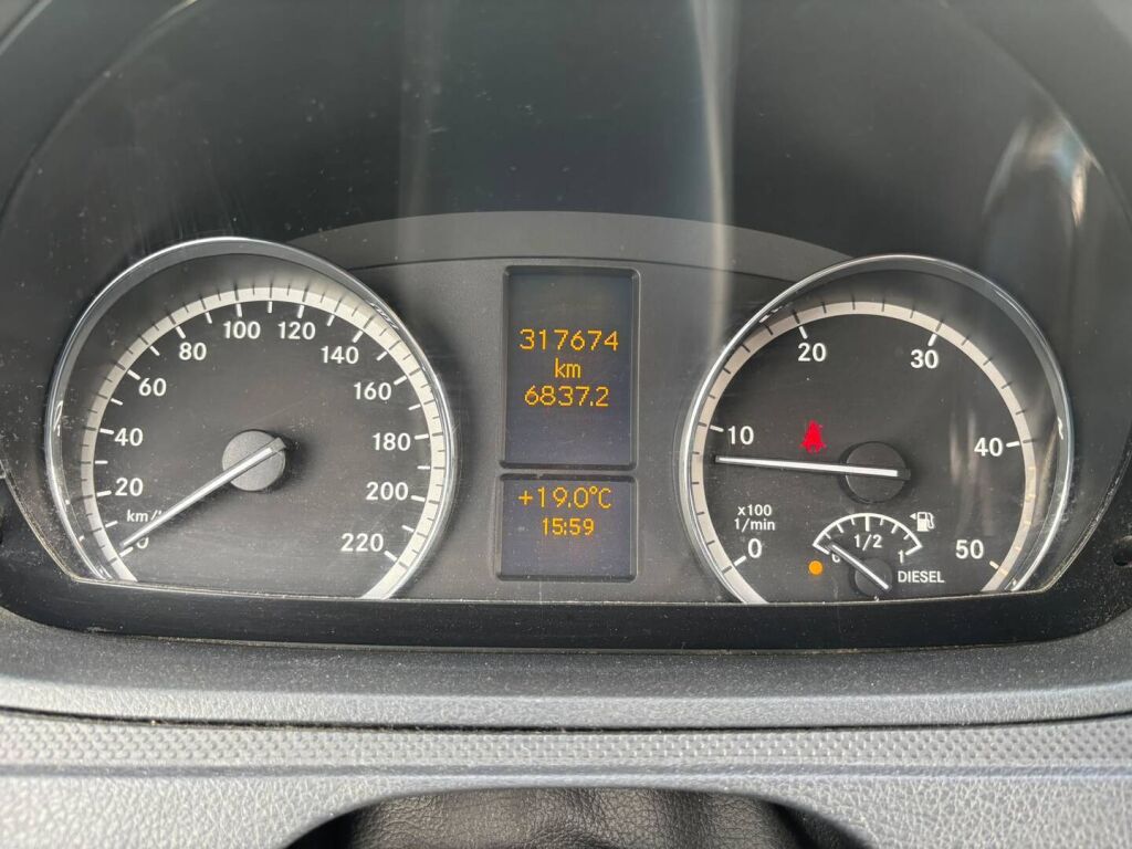 Mercedes-Benz Vito 2012 Ruskea (beige)