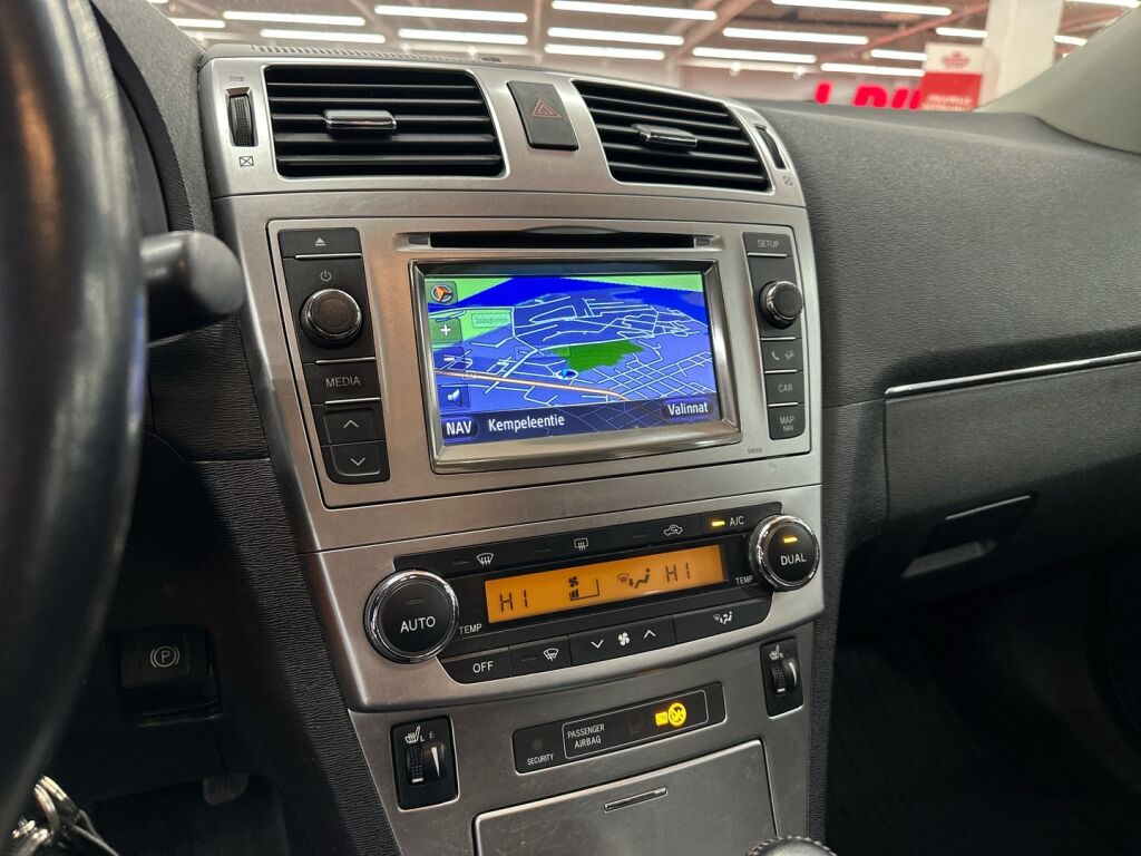 Toyota Avensis 2012 Harmaa