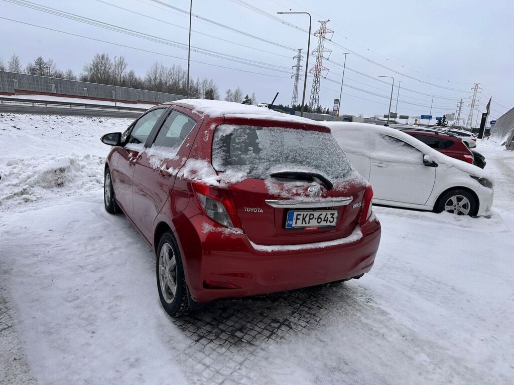 Toyota Yaris 2012 Punainen